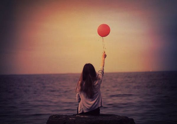 'Bir kadın yalnız kalmaz, yalnız olmayı tercih eder.' - Turgut Uyar