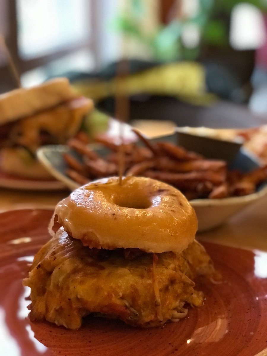 Der Homer Burger von @orbaersbbqjoint . Feines Teilchen!! Auf jeden Fall einem Besuch wert!