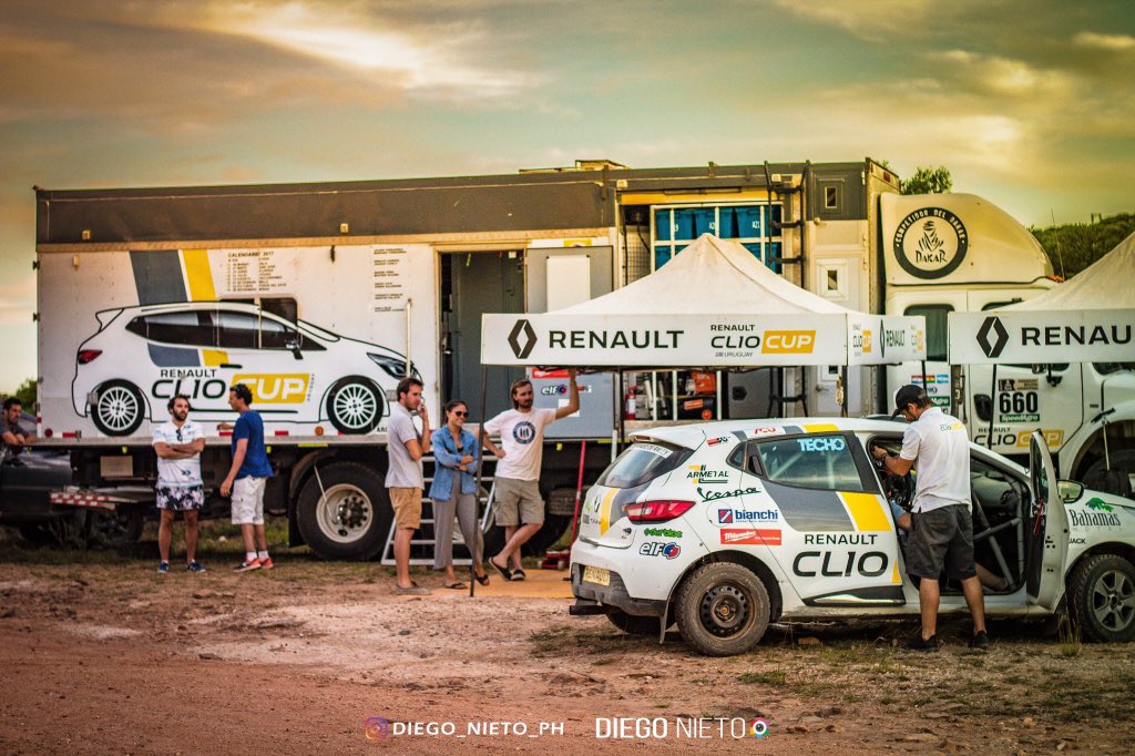 RenaultClioCupU's tweet photo. 1er fin de semana de entrenamiento 2018
Dos intensos días de pruebas junto a amigos, pilotos y prensa, para encarar de la mejor manera este campeonato junto al @RallyenUruguay
Gracias a todos los que nos acompañaron y no siguen en esta actividad que nos apasiona y se llama Rally! https://t.co/X7mxB1hZ96