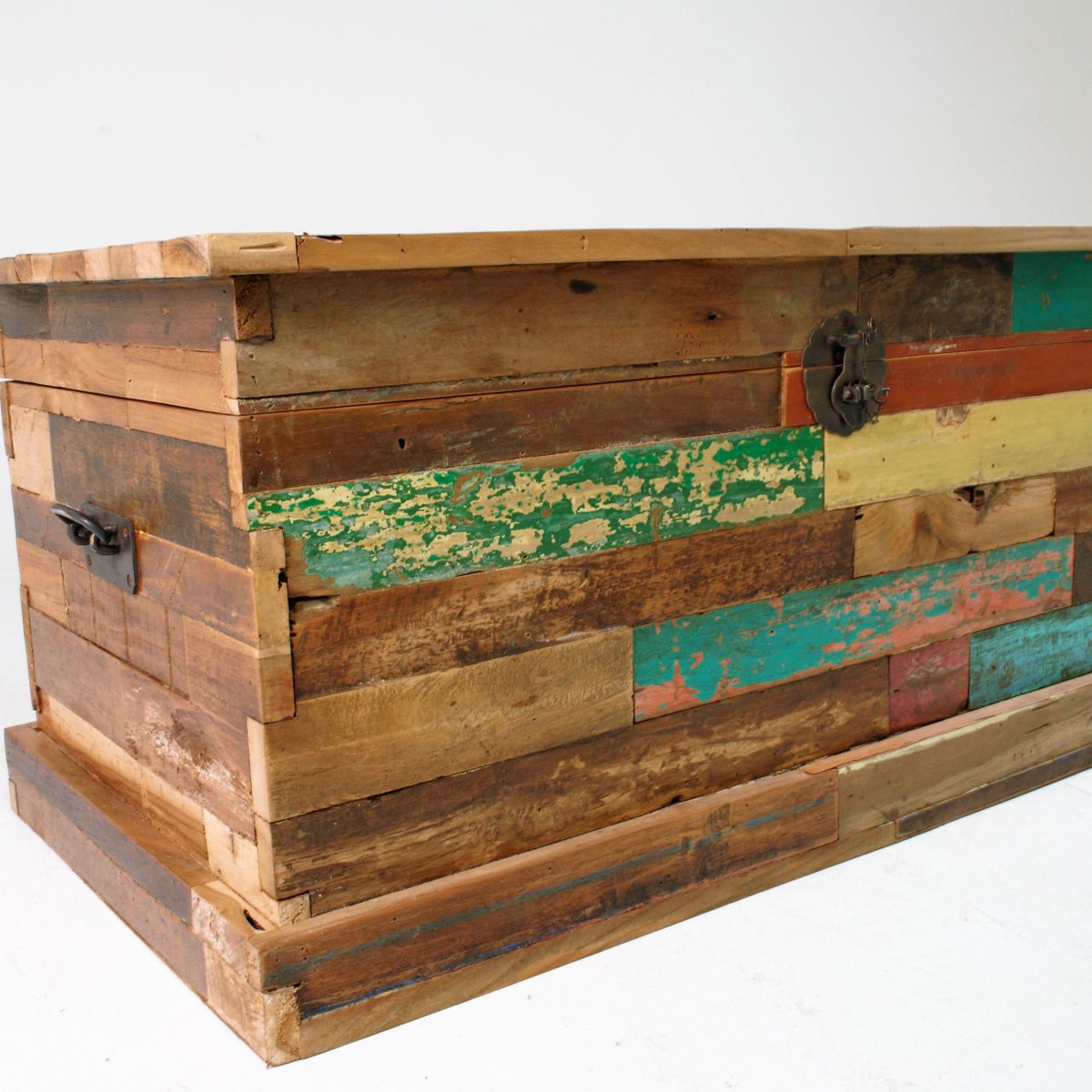 Stunning Boat wood Blanket Boxes now in our online store...

buff.ly/2DOCejS

#blanketbox #recycled #reclaimed #boatwood #rustic #hitchin #herts #interiordesign #homefurnishing #furniture #unique #blanketchest