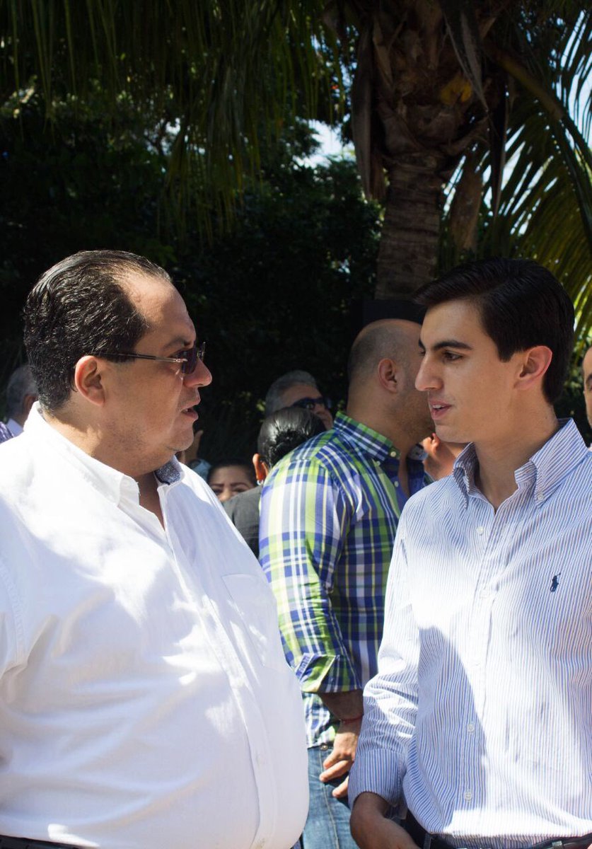 DiegoNaveda's tweet photo. Asistí al 11° homenaje del Lic. Mario Trujillo García  (21 enero 1920 - 21 enero del 2018) en el marco del XCVIII Aniversario de su natalicio, ex Gobernador de Tabasco, uno de los impulsores de la modernidad y el desarrollo en nuestro Estado. https://t.co/XvdqlZjPtA