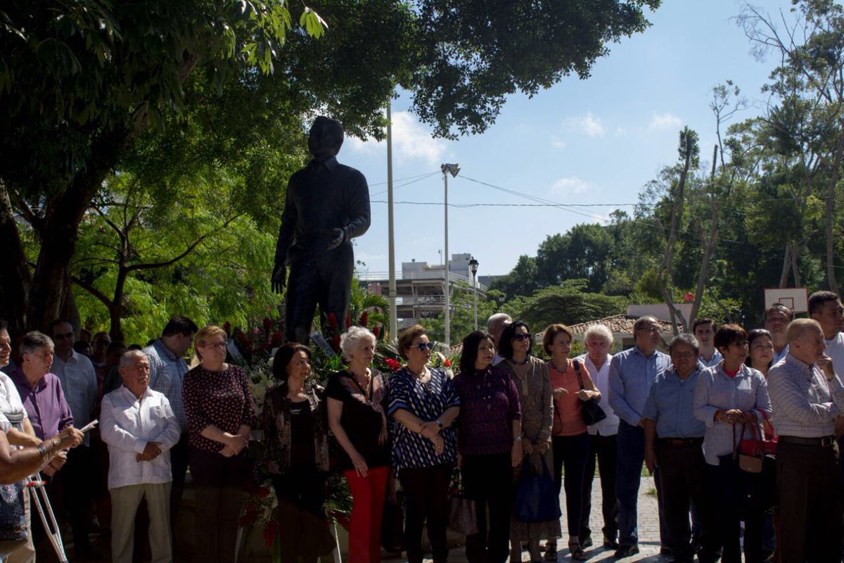 DiegoNaveda's tweet photo. Asistí al 11° homenaje del Lic. Mario Trujillo García  (21 enero 1920 - 21 enero del 2018) en el marco del XCVIII Aniversario de su natalicio, ex Gobernador de Tabasco, uno de los impulsores de la modernidad y el desarrollo en nuestro Estado. https://t.co/XvdqlZjPtA