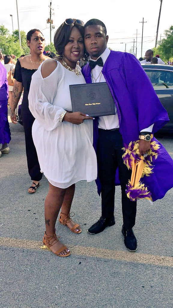 T_Morgan20's tweet photo. I lost my everything last night, my mother ,my Bestfriend,literally my everything,I love you with everything in my soul mama❤️😭just wish I could see you again..this type of pain is unbearable,I’m gonna continue to prosper and make you proud,that’s a promise🤞🏾R.I.P my queen😭 https://t.co/G74Xhea5fB