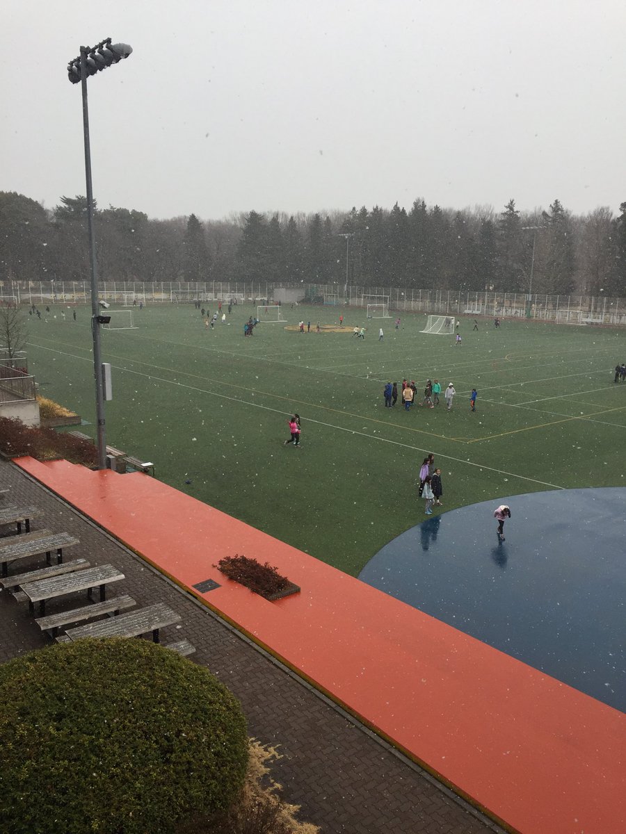 5KO_Rocks's tweet photo. Snow fun at recess! https://t.co/s2WDupUZbs