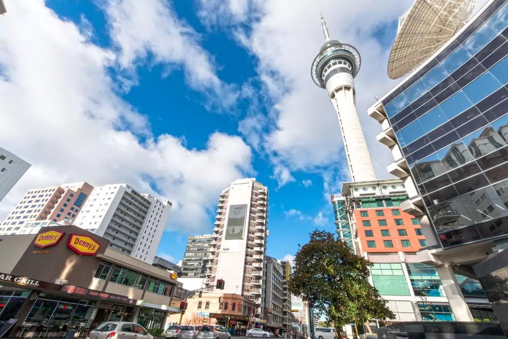QuinovicNZ's tweet photo. Don't waste any more time guessing the rental value of your property, let us help 🏡  https://t.co/c954mJMJgw https://t.co/89RNmc1WSy