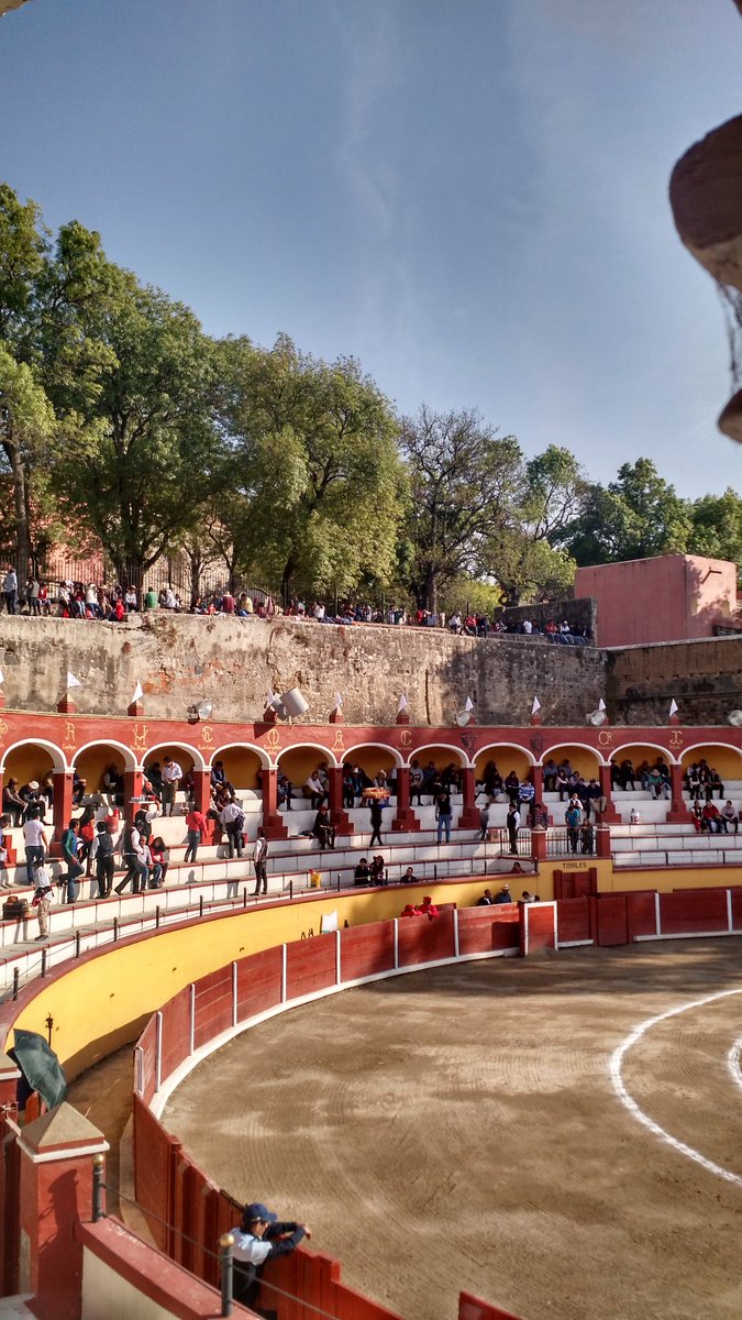 Hay màs toreros que aficionados