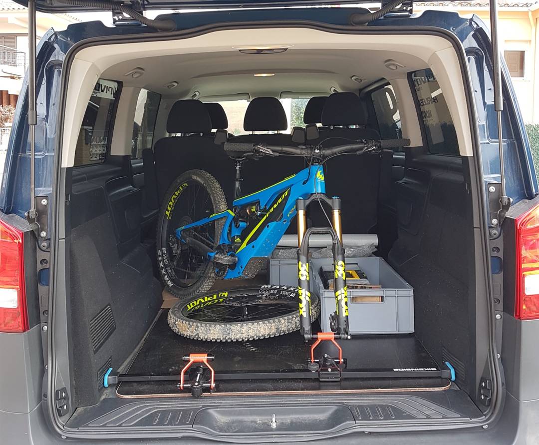 camdaubikes's tweet photo. PIVOT SHUTTLE &amp; BIKEINSIDE
#camdaubikes #pivot #pivotusa #pivotcycles #pivot_cyclesusa #bikeinside @pivot_cyclesusa @bikeinside @vollekaracho @dan23dan23 @chriscocalis #pivotshuttle #shuttle #pivotshuttleworld @pivotshuttleworld https://t.co/Q5RTOJ96NR