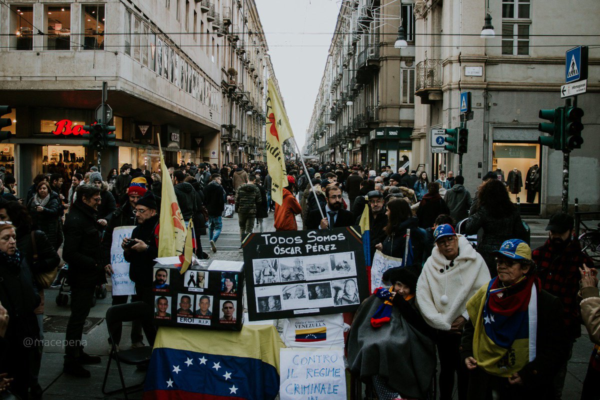 #21Ene Venezolanos en Torino se manifiestan ante la Masacre del Junquito