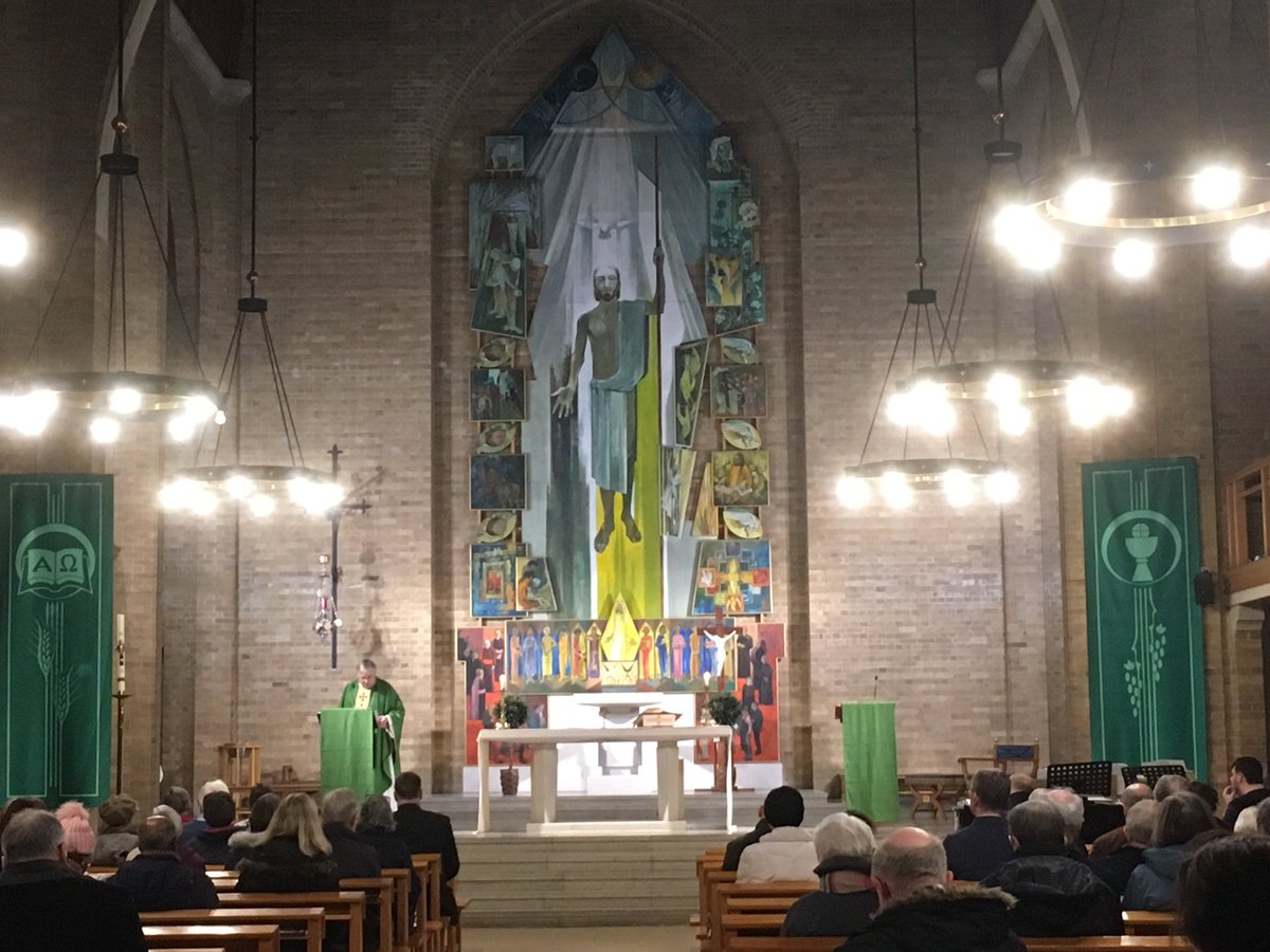 AssumptionRA's tweet photo. #WPCU2018 in #Teddington was celebrated fittingly tonight with mass at @YourStMarys chapel & meal & night prayer at our #AssumptionConvent afterwards. #ChristianUnity https://t.co/E5dD6S1ova