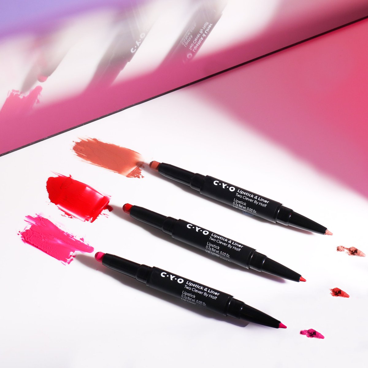 CYOCosmetics's tweet photo. LINE. FILL. GO

Liner &amp; Gloss. 3 colours. Wet shine finish. All you have to do is choose which to try first... https://t.co/5vWxcfyVvp #MIXLAYERHACK #CYOcosmetics #beautyaddict https://t.co/ZUMBODOuF3