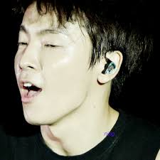 dongdongfk's tweet photo. ㅤㅤㅤㅤㅤ
ㅤㅤㅤㅤ🐠; ¡Hola! Aquí Lee DongHae. Vocalista, Bailarín y Maknae Temporal de Super Junior. 

@memesrol https://t.co/JJ6Hjtsu7t