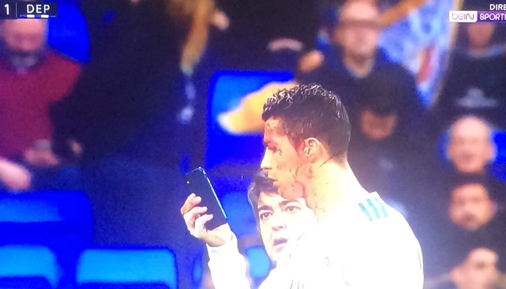 JonathanShrager's tweet photo. #Sanchez: “Hola amigo. Thanks for calling. Wait a sec. Aren’t you playing now?”

Ronaldo: “Yes it’s only Deportivo. I just wanted to be the first to congratulate you on signing for #MUFC. Keep my number 7 warm. I mean, do it proud. Still handsome with a cut aren’t I. Ciao”

#MUFC https://t.co/X32IeNebZI