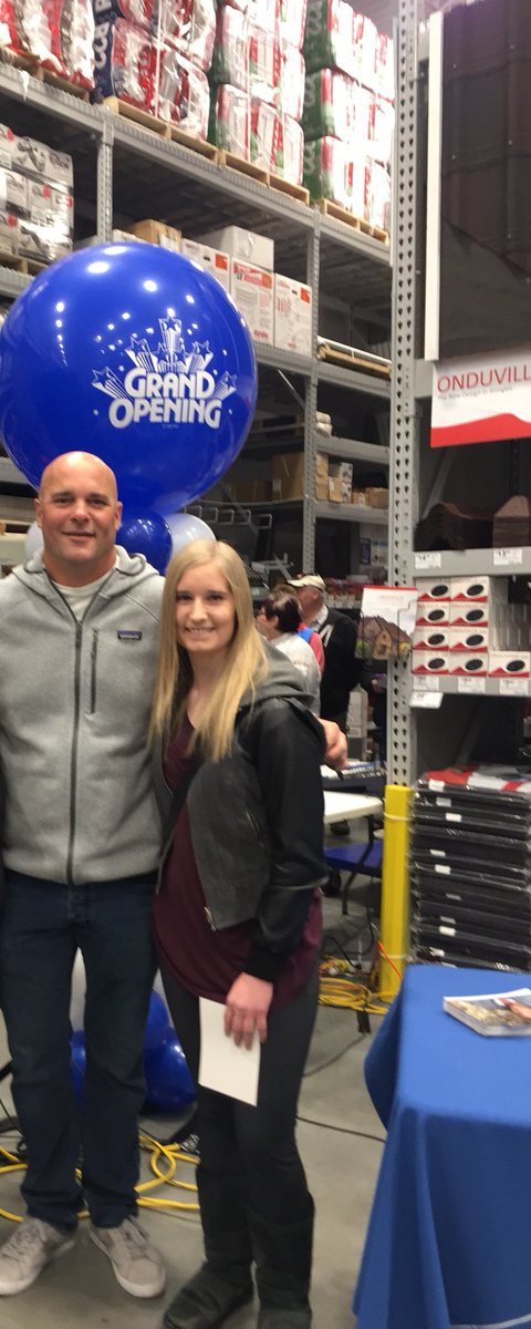 courtney_rgym's tweet photo. Met @Bryan_Baeumler today! It was pretty cool meeting him! I love watching his shows, they’re pretty good! Thanks for coming to Red Deer! #RedDeer #BryanInc #DisasterDIY #LeaveItToBryan #HouseofBryan #HGTV @hgtvcanada @hgtv https://t.co/fvvaOywv2s