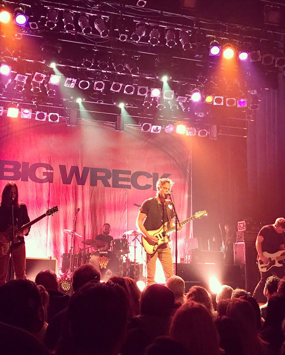 angegvs3's tweet photo. Big Wreck, Montreal Saturday night.
What a way to spend the night!!🙌🏼
#bigwreck #Montreal https://t.co/UVdv2Jom5B