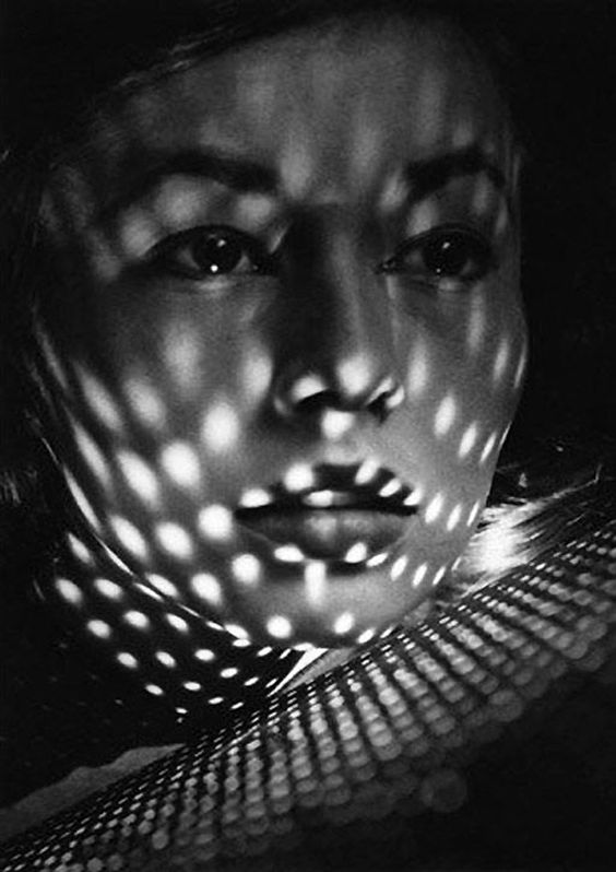 T__twitt's tweet photo. Fernand Fonssagrives (1910 – 2003), born near Paris, France, was a photographer known for his 'beauty photography' in the early 1940s, and as the first husband of the model Lisa Fonssagrives. https://t.co/WIZkSq4yCp