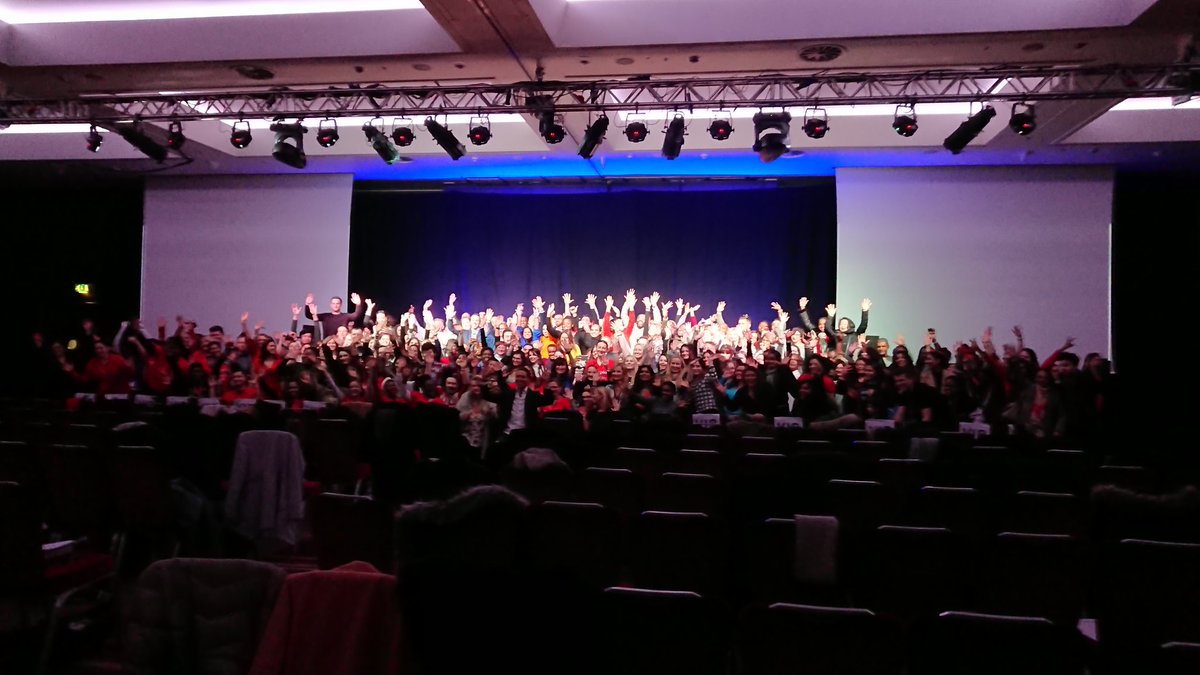 HelenLox8's tweet photo. 2018 #BreakthroughSuccessSummit with @edjcsmith and #ChampionAcademy #familyforever #standard https://t.co/NNpYZpqRlE