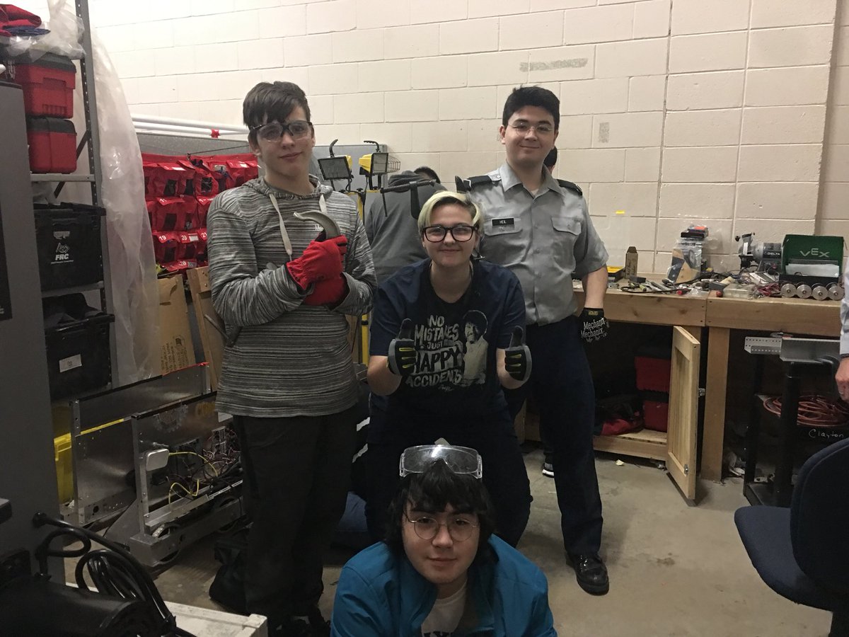 FRC1791's tweet photo. Week 2 was a lot of hard work but was also a lot of fun! Our Kit of Parts arrived and we had a team dinner party. Looking forward to week 3! https://t.co/Q29QnQAUlk