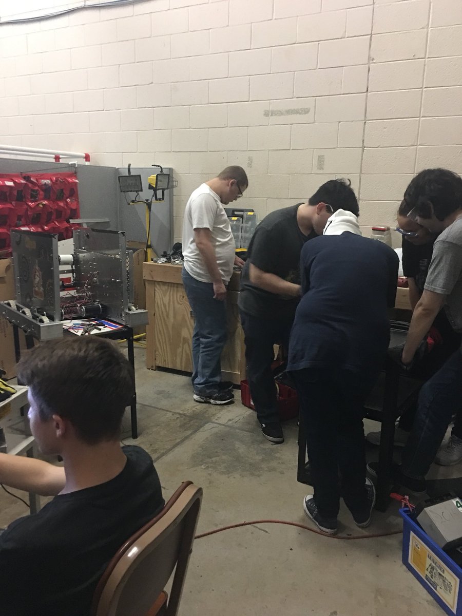 FRC1791's tweet photo. Week 2 was a lot of hard work but was also a lot of fun! Our Kit of Parts arrived and we had a team dinner party. Looking forward to week 3! https://t.co/Q29QnQAUlk
