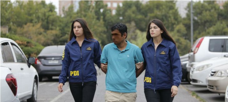 Telcomweb's tweet image. #DestacadoDelDía Prisión Preventiva para hombre peruano acusado de violar a niña de 5 años en #Santiago. Comparte. #TelcomWEB