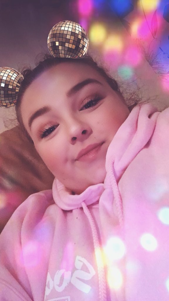 hollsbadidea's tweet photo. #SmileForJosh ❤️@JoshClayden one of the most genuine people out there , I don’t care that I look ugly , I love josh so much xo 💜 https://t.co/YNIroCVCy4