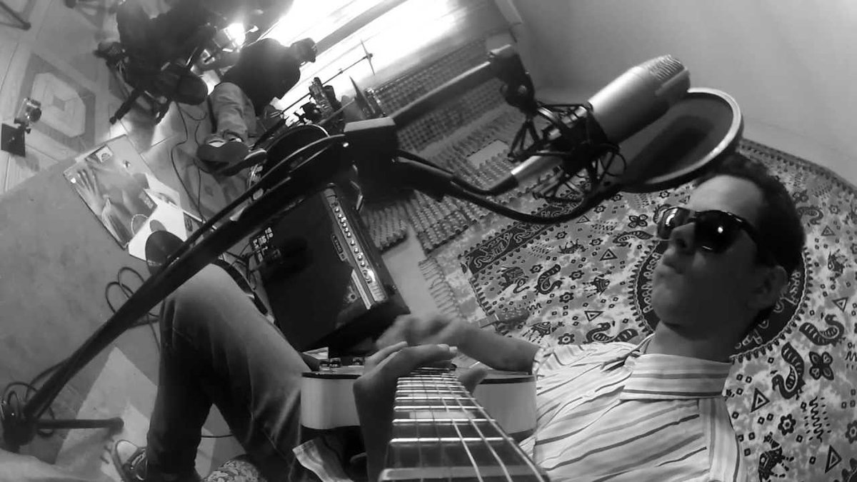 highandoutloud's tweet photo. Axel Catalán produces melodies with strong inclinations to melancholy and simple rhythms, His lyrics make him feel close to the audience. Listen to our site: https://t.co/ImKy6jxyRq  #axelcatalán #folk #rock #mexico #mexicocity #musica #michoacán #musicamexicana #highandoutloud https://t.co/3ImbFGR4fW