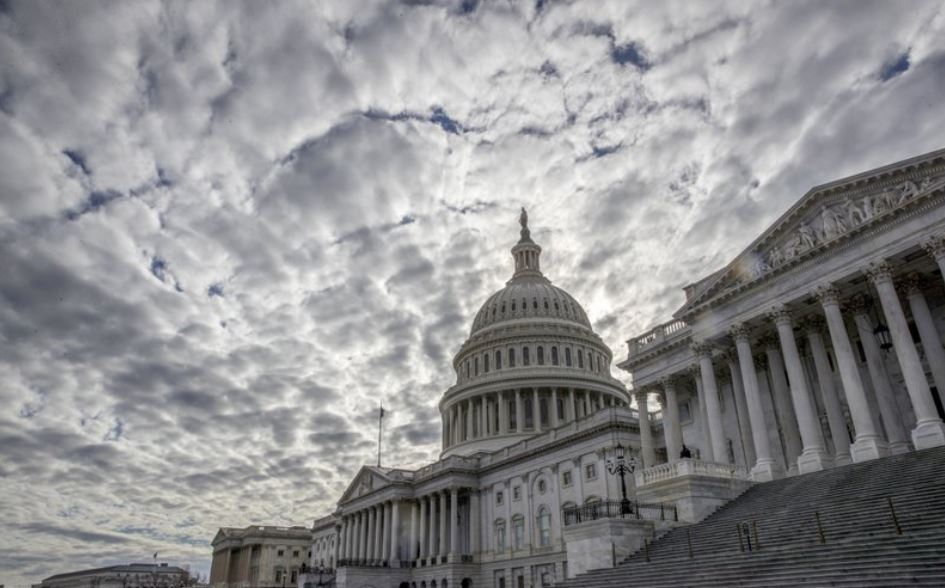 Senate moderates to pitch leaders on plan to end shutdown bit.ly/2rv2aig https://t.co/RALyTvCxK1