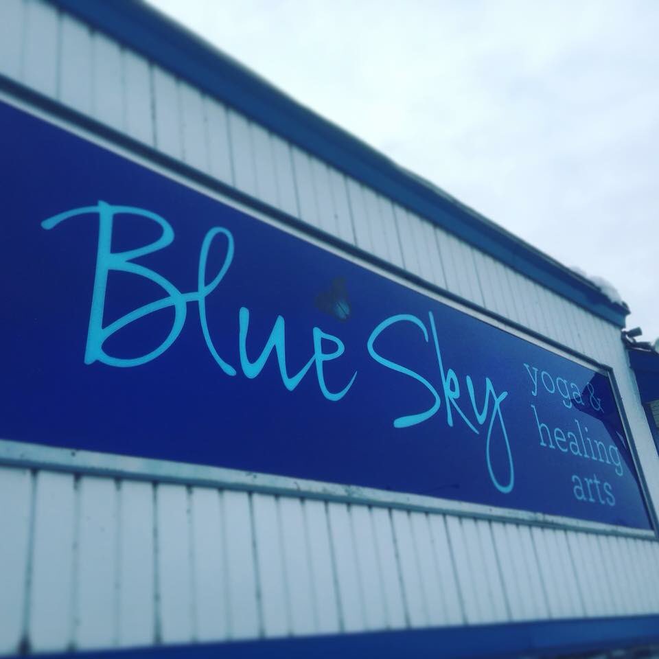 MiddlefieldSign's tweet image. Here’s a storefront front Sign. #geauga #art