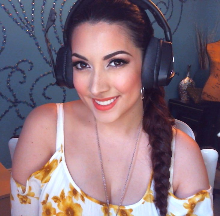 AppleSpicer's tweet photo. Now live on twitch! https://t.co/5IuAFcEwR0
Overwatch and Mystery Games today!
Share! #twitch #nowlive #twitchgirls #ladystreamers #girlstreamer #twitchstreamer #overwatch #gaming #overwatchhealer #mercy #comp #competitive #competitiveoverwatch #gameraddicts #chattystreams https://t.co/b0SOqXetND