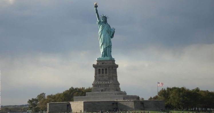 New York to keep Statue of Liberty open during shutdown bit.ly/2DXbj5Q https://t.co/LOCcRs3Wd4