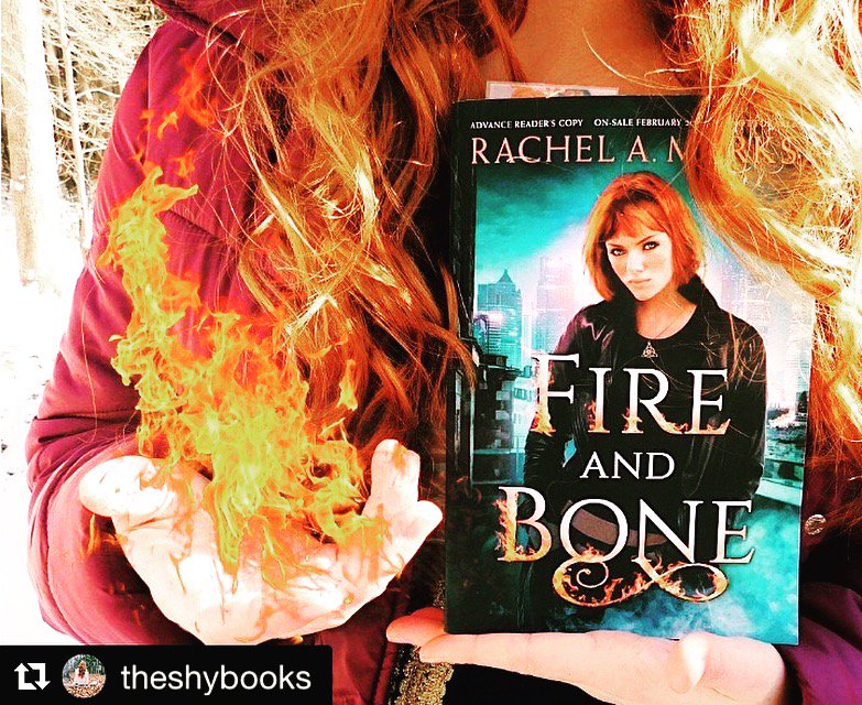 RachelAnneMarks's tweet photo. I love this Instagram pic from a reviewer! So fun. I can't believe it's less than a month away!!! 😱 #FireAndBone 🔥&amp;💀 #bookphotography #bookblogger #fivestars https://t.co/2N35Us72ZV