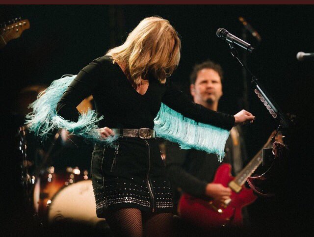musiclablover52's tweet photo. First week in the books #livinlikehippiestour @mirandalambert @No1Dallas #SOLDOUT #TweetThatBitch  🙌🎶❤️🎤🔥🐾🐕💯💪😘 https://t.co/00JnVCUOxE