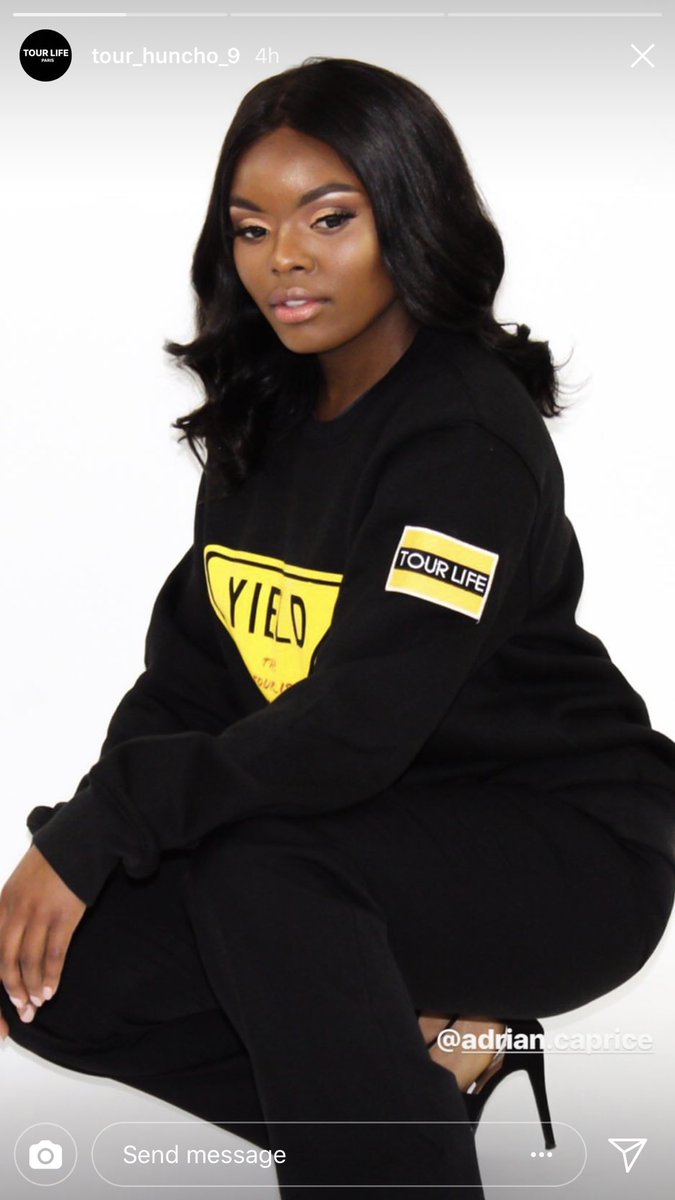 deezhane's tweet photo. #BeatHunty
Book your appointments today huntys and join the gang. 💁🏾✨
#tourlife #DeesReality #BHG #Makeup #tsu18 #tsu19 #tsu20 #tsu21 https://t.co/YT9uMQoKWx