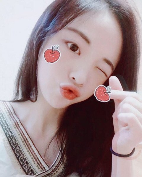 jine_net's tweet photo. 우리혜지니 머리도 많이길고 더더 예뻐져써 ㅠㅇㅠ
생일 너무너무 츄카하구...늘 응원해 보구싶따 내전부❤ https://t.co/QJiJ97kUHB
