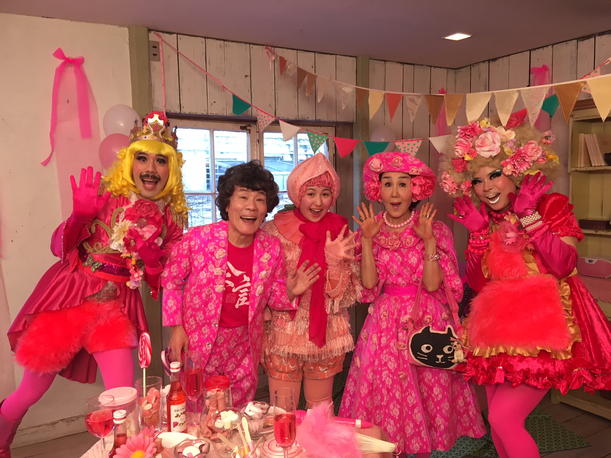 レ ロマネスク 公式 Nhk Eテレ シャキーン 月 金あさ7 00 7 15 のシャキーン ミュージックのコーナーの 桃 という歌のmvに出演しています 林家ペーパー子師匠とともにモモエちゃんの友達役です 1 22 月 2 23 金 の1ヶ月間 土日以外の毎朝