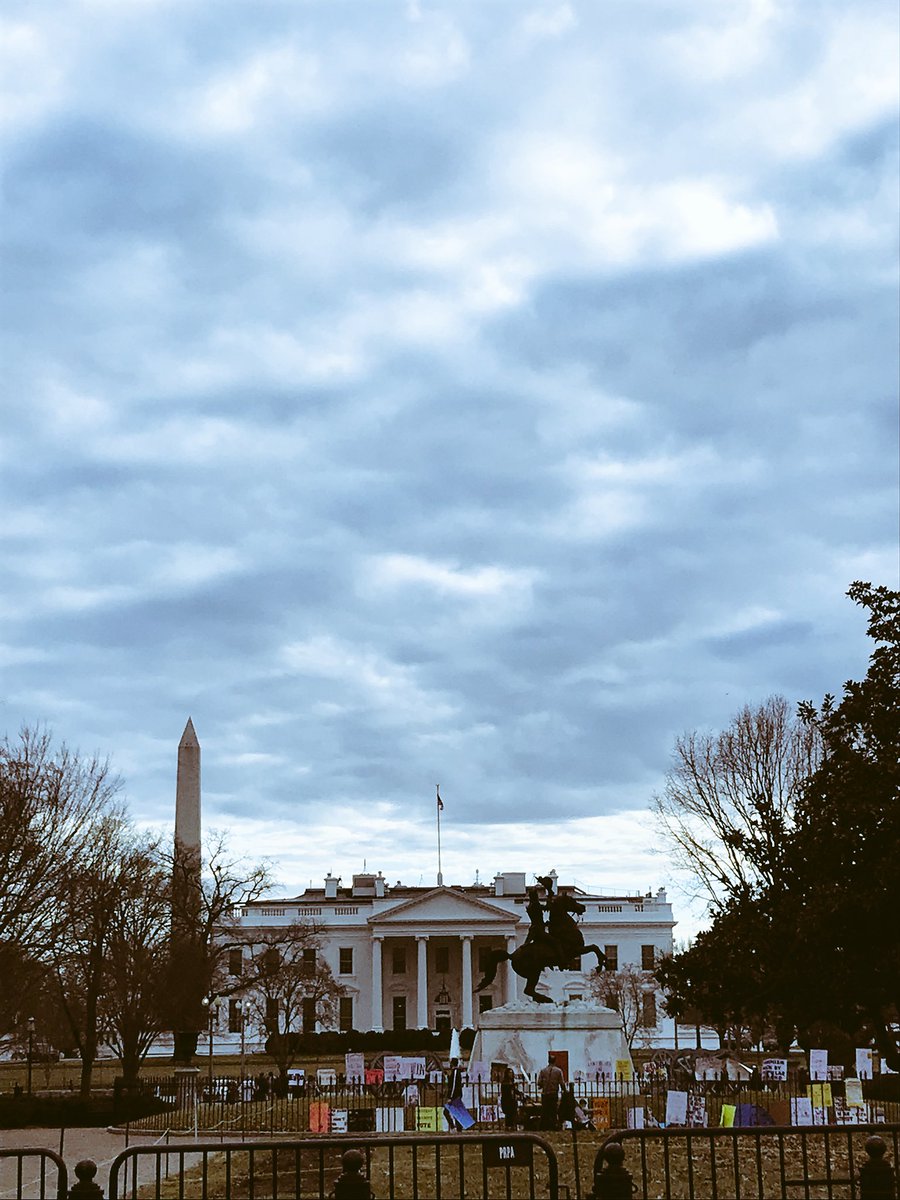 hiwijohn's tweet photo. The White House 🏡 https://t.co/3CaBFaXZBm