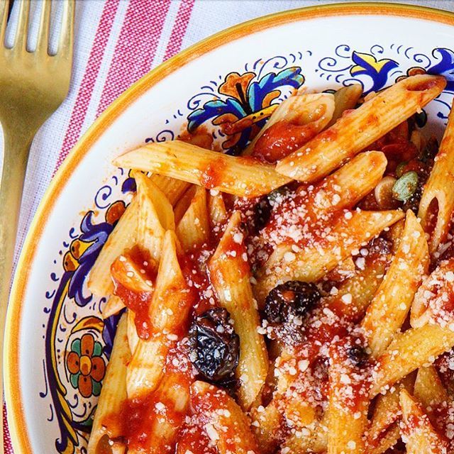 TheTuscanGun's tweet photo. Make sure you grocery shop so you can join me live on #countertalklive for a fun cook along dinner! This week we will cook #pasta alla #puttanesca and a refreshing #Sicilian #salad Tune in Tuesday evening at 8 pm est, #live from #brooklyn Musical guest @… https://t.co/4k5uAR0y5e https://t.co/L8ZSiBCDPk