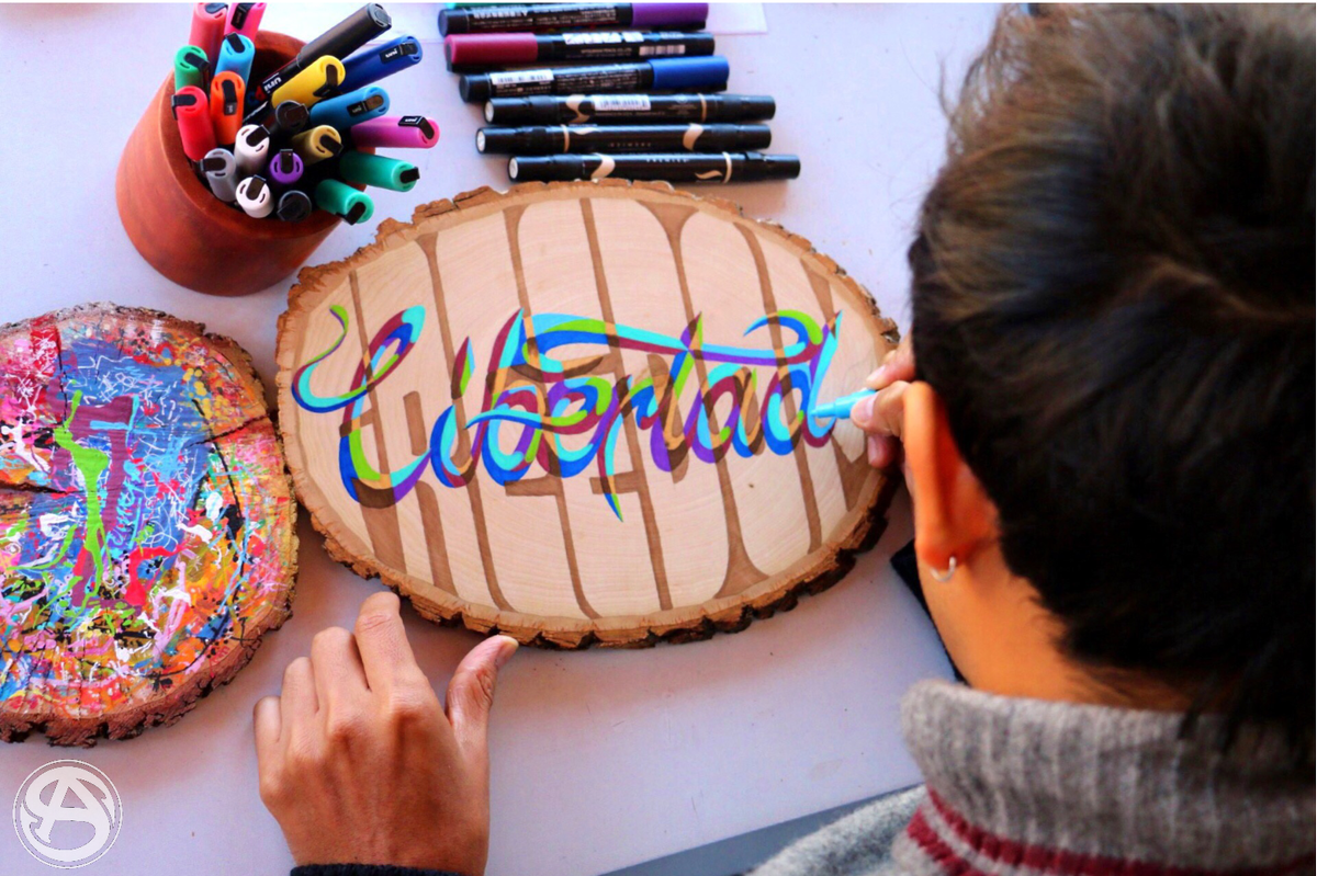 SA_OfficialCrew's tweet photo. Work in progress!! 🎨✌🏻
.
Libertad!!
.
#simplementearte #sooninstore #sart #otherart #colors #posca #freedom #walnuthollow #woodart #like4like #coment4coment #artitude #tepoztlan #mexico https://t.co/xIm3lCpmn9