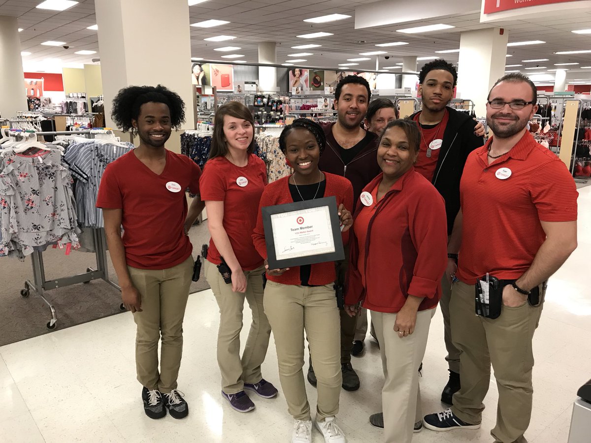 No one more Deserving for this month’s #YouAward then GSA Danielle. We all appreciate everything you do, day in and day out and going over and beyond for our Guests #BestTeamInRetail @markmanTGT <a href="/Donscarface24/">Ryan Bitting</a> @TGTbsnyder <a href="/BethGates23/">Beth Gates</a> <a href="/KhadijahHR1256/">Khadijah</a> <a href="/sdiana1021/">Stephanie Diana</a> @