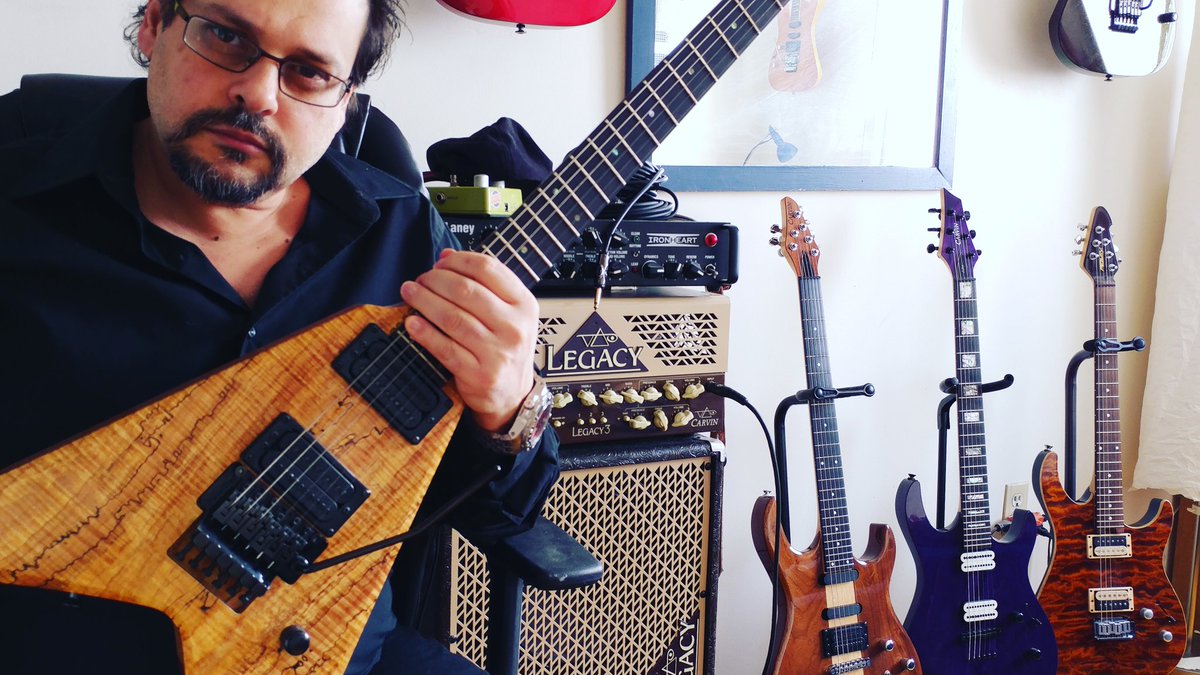 Rabih_Guitars's tweet photo. I rock, there for I AM ♈🎶 #guitarist #electricguitar #guitar #guitarplayer #stevevai #metalguitarist #flyingv #customguitar #spaltedmaple #guitarlover #guitarporn #guitarphotography #tubeamp #superstrat #guitarra #Blackshirts #rockstar #rockguitarist #carvinguitars #laneyamp https://t.co/z1ZkXW4aan