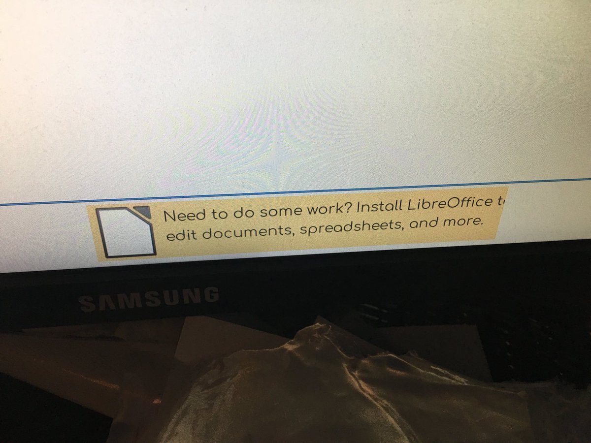 complexsplit's tweet image. way to put your best foot forward, fedora installer. #yearofthelinuxdesktop