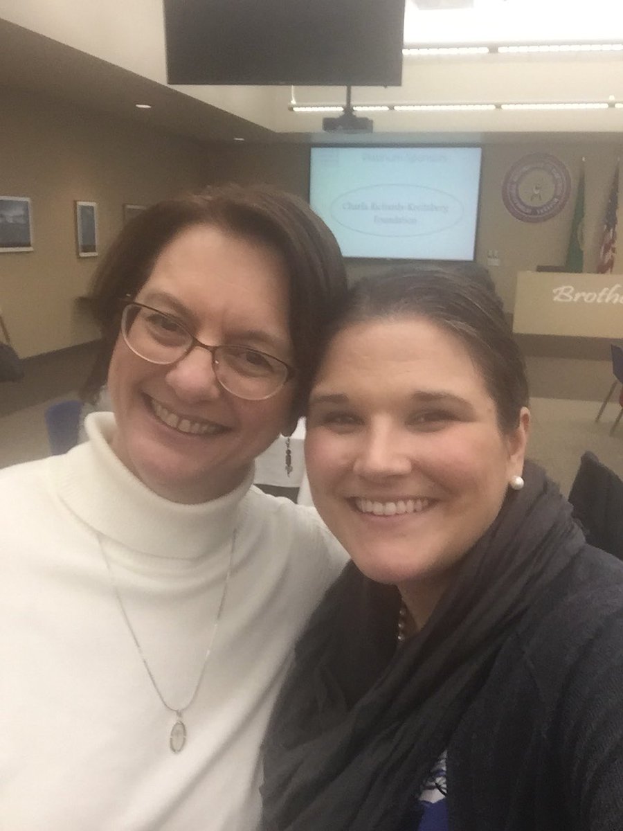 PaigeForOregon's tweet photo. Councilor Claire Syrett from Ward 7 of Eugene having mentor lunch with me on day 2 of #OWCS2018 what a wonderful human! 
This has been a great weekend, but now it’s family time! https://t.co/M7g7ZugZUS