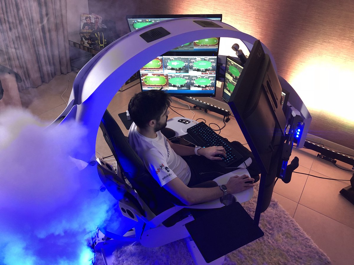 YoHViral's tweet image. En Live la famille en ce moment ! 🎁 Jeu Twitter : gagne 5 tickets de tournoi d’une valeur de 10€ chacun 
Pour participer : 
1) Like cette photo
2) Follow/suis mon profil @yohviral 
3) Retweet cette photo

Tirage au sort à 1h30 du matin sur yohviral.tv 
#jeu #twitch