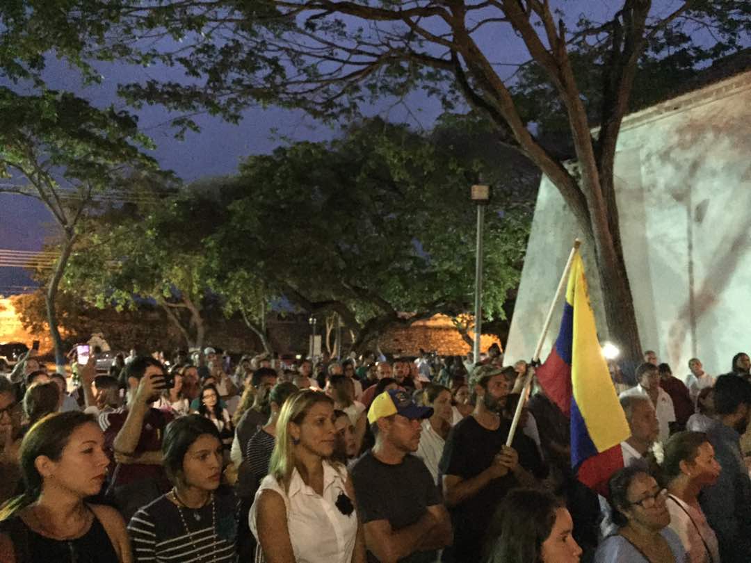 RRMgta's tweet photo. Al régimen: "Podrán torturarnos, podrán bombardearnos, y convertirnos en cenizas, pero el fuego se propaga y si nosotros ardemos, ustedes arderán con nosotros". 

¡Honor y gloria a los #HeroesDeVenezuela!
#Margarita https://t.co/DZy4GduCt6