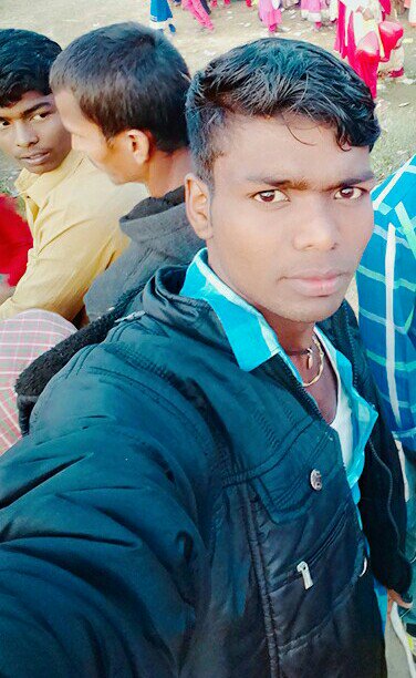 तुम 👩 #खुश_किश्मत ☺ हो जो हम तुमको #चाहते 💑 है वरना, ☝
#हम 👦 तो वो है जिनके #ख्वाबों 😌 मे भी लोग 👫 #इजाजत लेकर 🙏 आते है ।। 😎😎