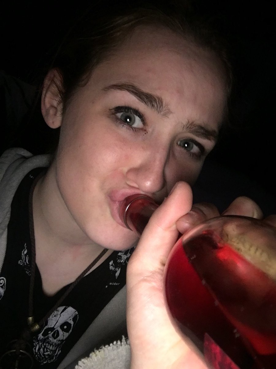 Dejad de poner niños en GOT que llevo llorando 25 minutos y quiero dejar de beber para olvidarlo. #GotTalent2