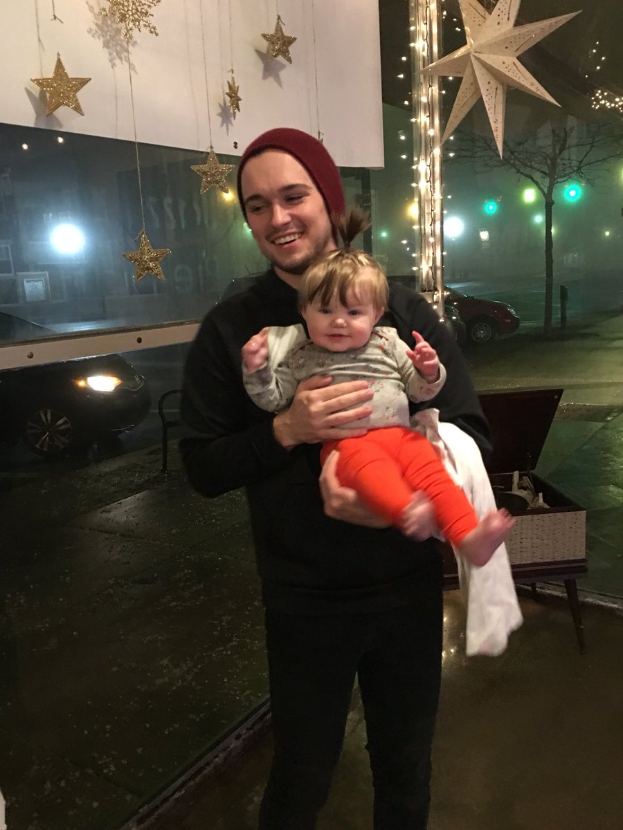 hannah_payne5's tweet photo. Funcle Jordan lives up to his title https://t.co/oEpFBNNzpE