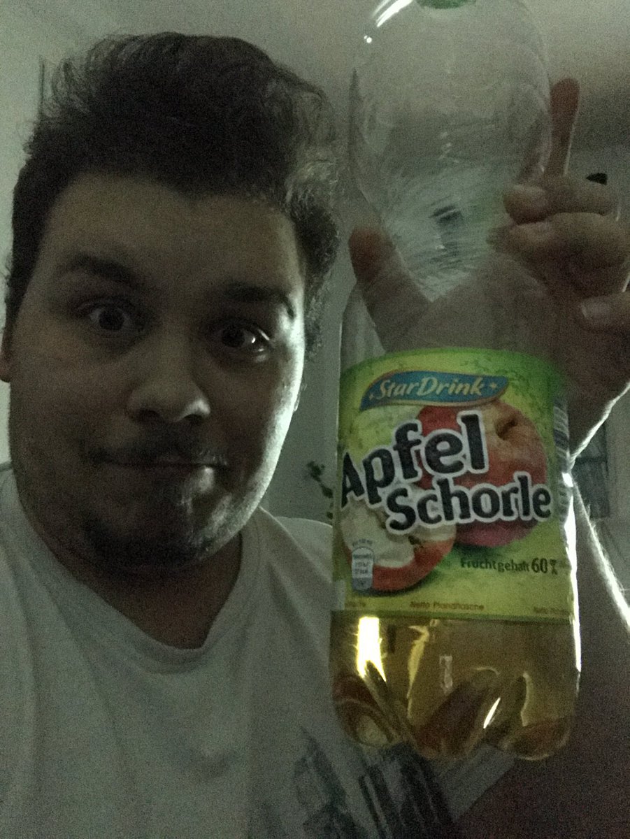 FloHesse's tweet image. Mit Apfelschorle in der Nacht Football schauen :) 
Gott sei Dank sind die Patriots weiter :)
Nun nur noch den Gegner finden 
(ich hoffe ja die Vikings ; die haben es sich verdient)
#ranNFL #ranNFLsuechtig #Patriots #Vikings