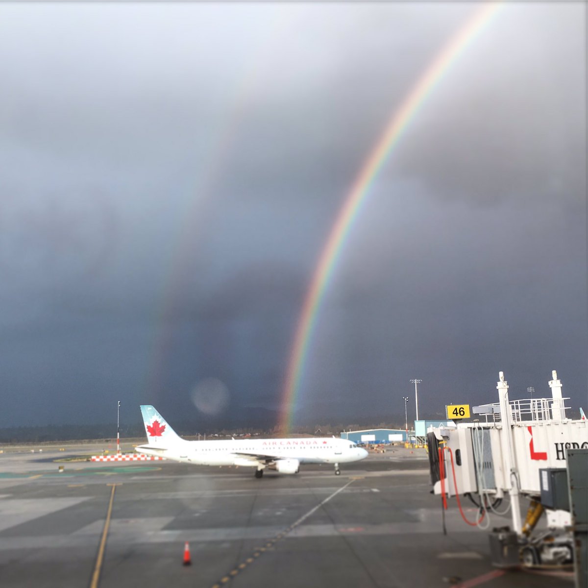 WanderingOff's tweet image. Seems the pot of gold is at #YVR
@AirCanada @yvrairport