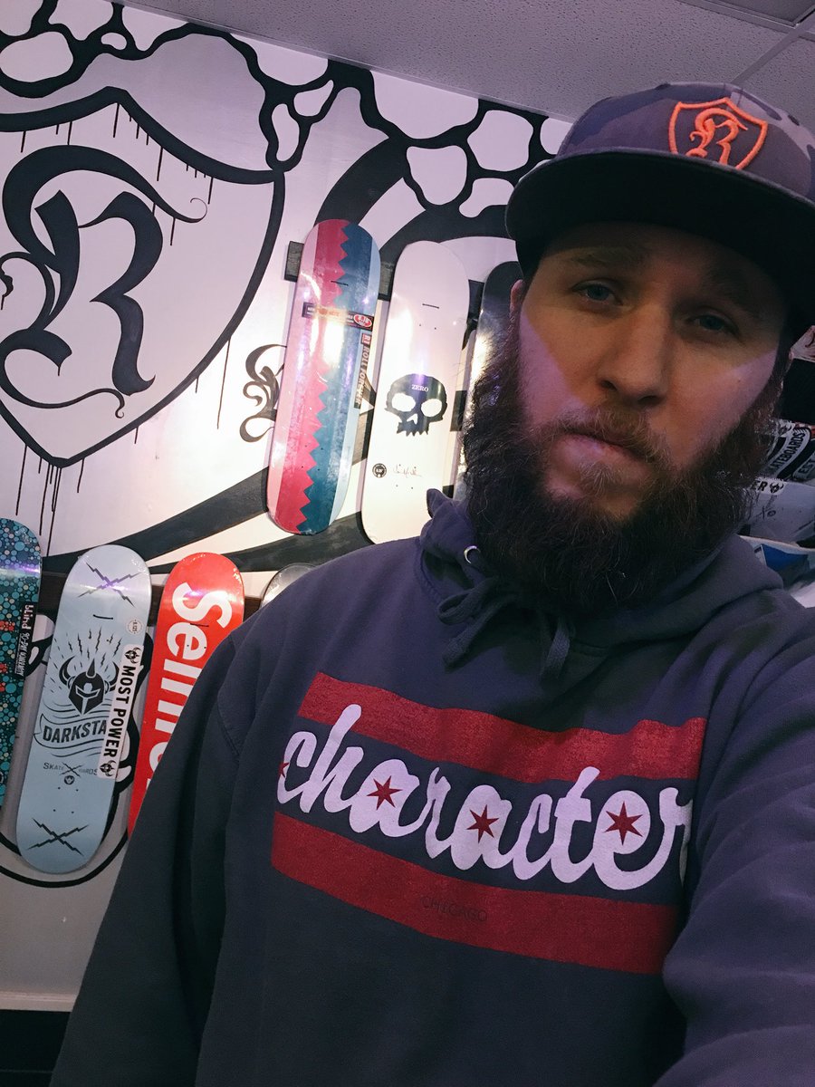 GnarlyJargon's tweet photo. @IndyUchiha @RickAugust @DuzahntheGamer @APlusOpinions @SoniAralynn @royalSnA #nerdarmor @CharacterSk8 #skateboarding #chicago at @royalSnA #gnarlyjargon #royalsna https://t.co/Xcjf9uDGv6