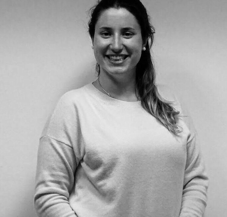RailBrand's tweet photo. Les presentamos a nuestra CEO, la maravillosa Isabella. Siempre nos regala esta sonrisa con la que también afrontamos y superamos todos los retos que se nos presentan por el camino 💪🏻 https://t.co/0Alzacje56